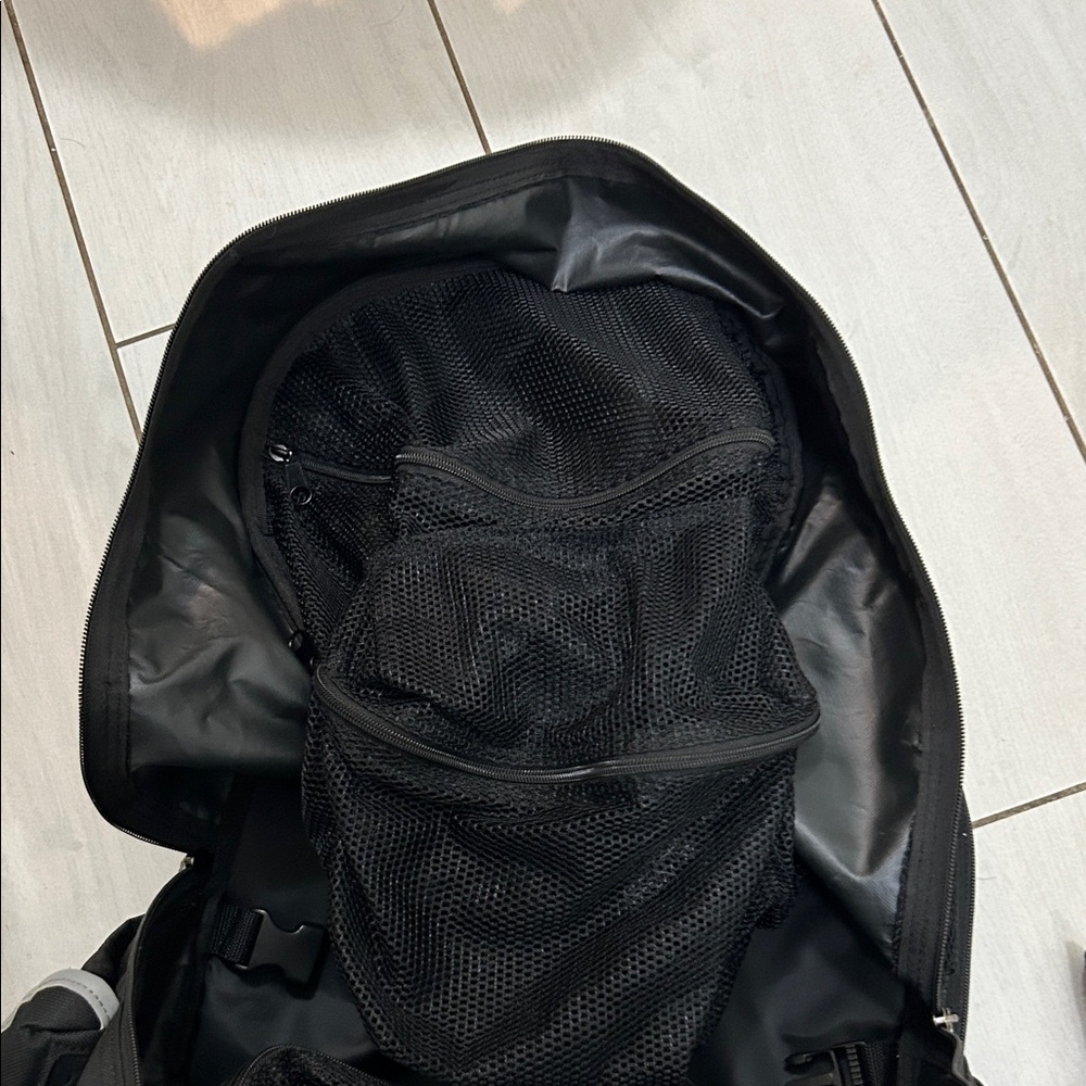 TYR Aqua and Black Backpack - Picture 6 of 6